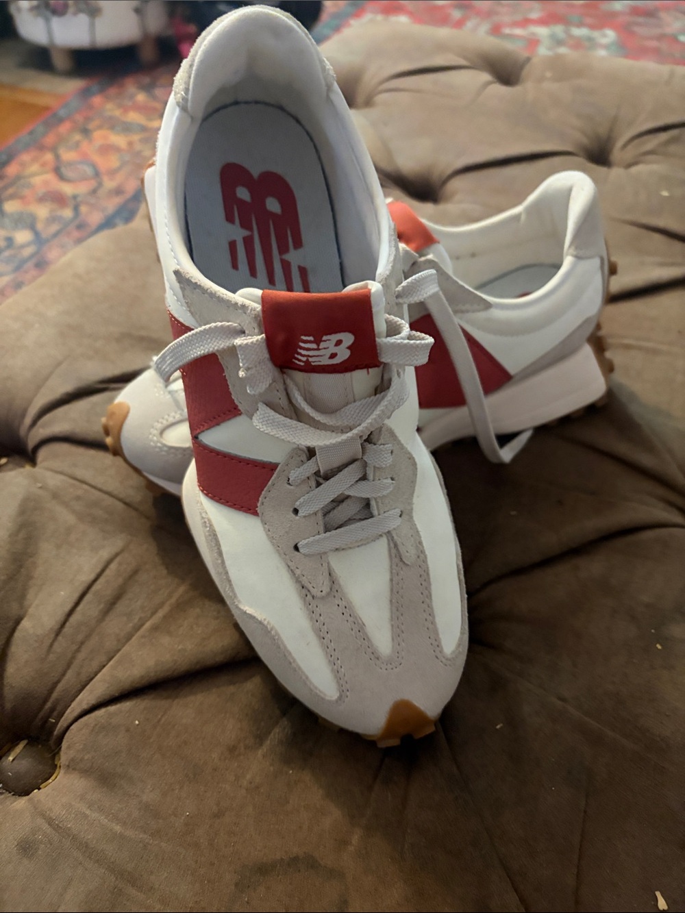 New Balance woman White & Red Retro Runner Sneakers